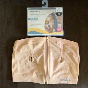 Hands free pumping bra